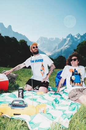pánské triko TheDudes Cliff Hanger T-Shirt